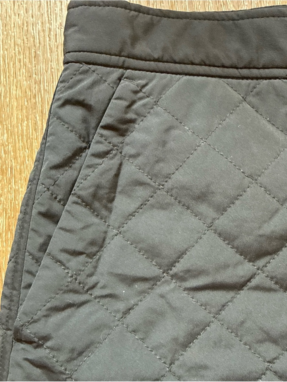 Athleta Toasty Buns Insulated Skirt Size 6 Black Quilted Women Winter - Picture 6 of 13
